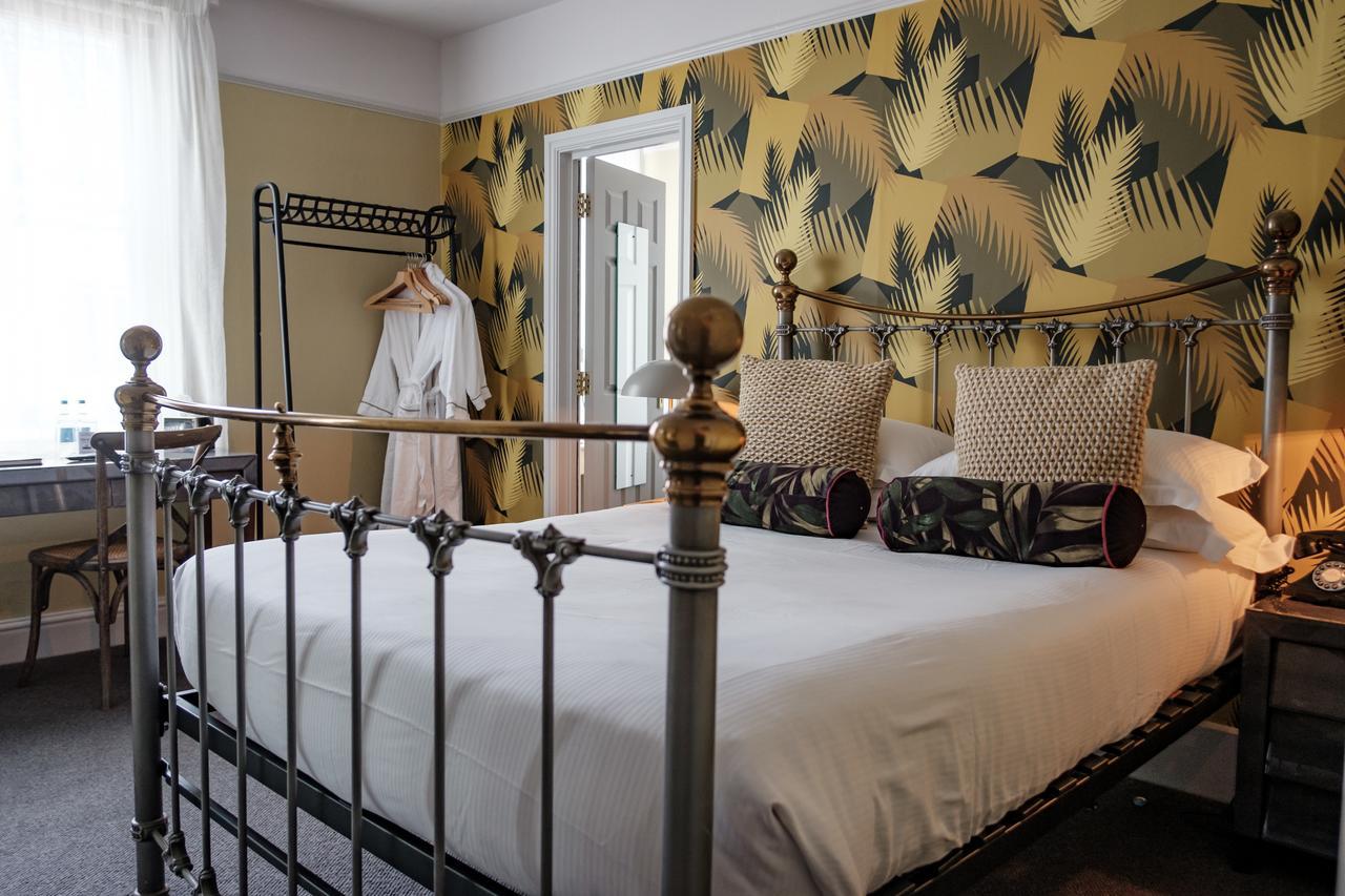 The Bull Hotel Bridport Dış mekan fotoğraf
