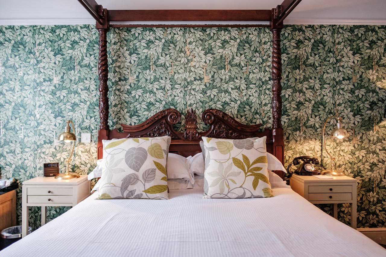 The Bull Hotel Bridport Dış mekan fotoğraf
