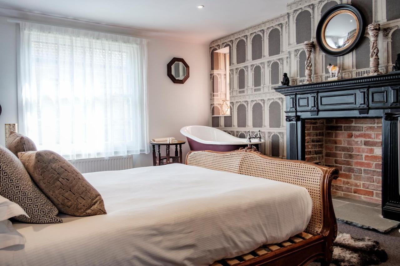 The Bull Hotel Bridport Dış mekan fotoğraf